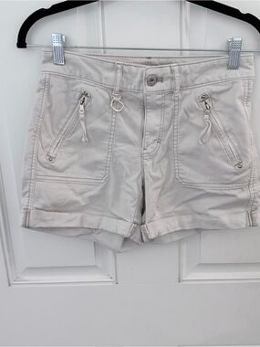 WHBM Pret-A-Play Shorts 00 | Beige Mid Rise